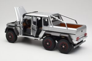 Mercedes AMG G63 W463 6x6 Iridium Zilver AUTOart 1:18 76301 Composiet — afbeelding 5 van 8
