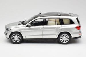 Mercedes GL-Class X166 Iridium Zilver Metallic Norev 1:18 B66960097 Metaal — afbeelding 4 van 8