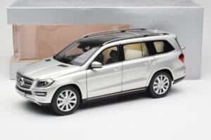 Mercedes GL-Class X166 Iridium Zilver Metallic Norev 1:18 B66960097 Metaal — afbeelding 8 van 8