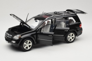 Mercedes GL X164 Period Brown Minichamps 1:18 B66962336 Metaal — afbeelding 2 van 8