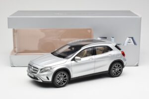 Mercedes GLA X156 Polar Zilver Metallic Norev 1:18 B66960267 Metaal — afbeelding 8 van 8