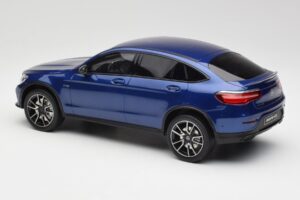 Mercedes AMG GLC 43 Coupe Brilliant Blauw GT Spirit 1:18 B66960468 Hars — afbeelding 5 van 6