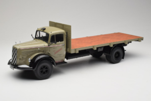 Mercedes L6600 Rungewagen Grijs Zwart Minichamps 1:18 109031050 Metaal