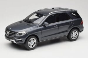 Mercedes M-Class W164 Grey Metallic Minichamps 1:18 100030100 Metaal