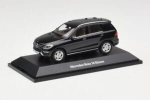 Mercedes M-Class W166 Obsidian Black Metallic Minichamps 1:43 B66960060 Metaal — afbeelding 2 van 4