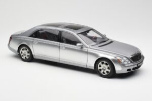 Maybach 62 LWB Himalaya Zilver Dealer Edition AUTOart 1:18 B66962178 Metaal — afbeelding 6 van 8