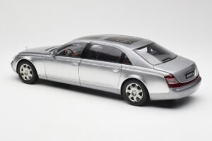 Maybach 62 LWB Himalaya Zilver Dealer Edition AUTOart 1:18 B66962178 Metaal — afbeelding 7 van 8