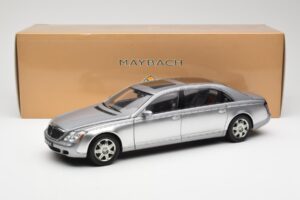 Maybach 62 LWB Himalaya Zilver Dealer Edition AUTOart 1:18 B66962178 Metaal — afbeelding 8 van 8