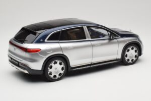 Mercedes Maybach EQS 680 V297 Blauw NZG 1:18 1060/23 Metaal — afbeelding 3 van 8
