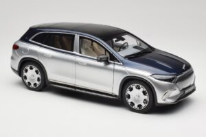 Mercedes Maybach EQS 680 V297 Blauw NZG 1:18 1060/23 Metaal — afbeelding 6 van 8