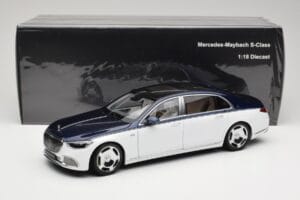 Mercedes Maybach S-Class Z223 Nautical Blue Diamond White Almost Real 1:18 820126 Metaal — afbeelding 8 van 8