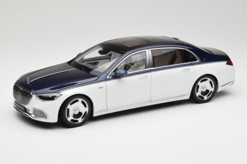 Mercedes Maybach S-Class Z223 Nautical Blue Diamond White Almost Real 1:18 820126 Metaal