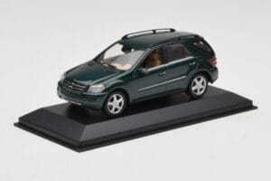 Mercedes ML 500 W164 Donkergroen Minichamps 1:43 400034500 Metaal — afbeelding 2 van 4