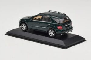 Mercedes ML 500 W164 Donkergroen Minichamps 1:43 400034500 Metaal — afbeelding 3 van 4