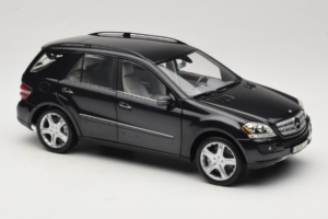 Mercedes ML W164 Obsidian Black Dealer Editie Minichamps 1:18 B66962321 Metaal — afbeelding 6 van 8