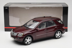 Mercedes ML W164 Red Metallic Minichamps 1:18 150034500 Metaal — afbeelding 8 van 8