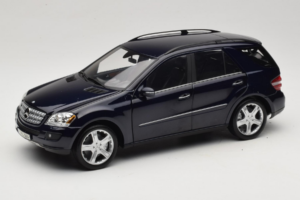 Mercedes ML W164 Tanzanite Blue Dealer Editie Minichamps 1:18 B66962322 Metaal