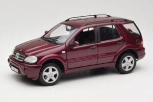 Mercedes ML55 AMG W163 Rood Maisto 1:18 50348 Metaal