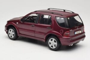 Mercedes ML55 AMG W163 Rood Maisto 1:18 50348 Metaal — afbeelding 7 van 8
