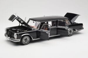 Mercedes 600 Pullman W100 Zwart AUTOart 1:18 76197 Metaal — afbeelding 2 van 8