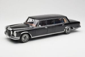 Mercedes 600 Pullman W100 Zwart AUTOart 1:18 76197 Metaal