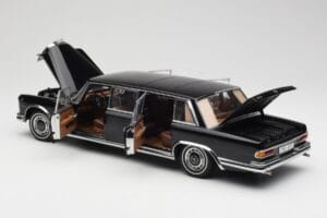 Mercedes 600 Pullman W100 Zwart AUTOart 1:18 76197 Metaal — afbeelding 5 van 8