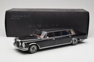 Mercedes 600 Pullman W100 Zwart AUTOart 1:18 76197 Metaal — afbeelding 8 van 8
