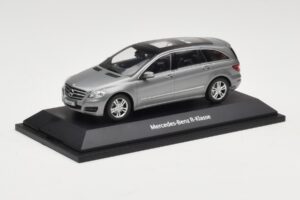 Mercedes R-Class W251 Palladium Silver Metallic Minichamps 1:43 B66960055 Metaal — afbeelding 2 van 4