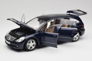 Mercedes R-Class W251 Tanzaniet Blauw Minichamps 1:18 150034600 Metaal — afbeelding 2 van 8