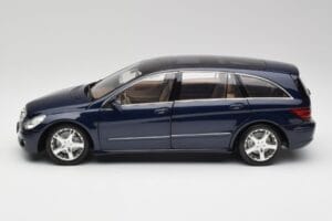 Mercedes R-Class W251 Tanzaniet Blauw Minichamps 1:18 150034600 Metaal — afbeelding 4 van 8