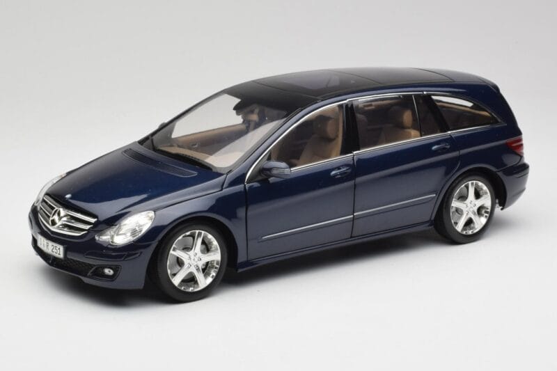 Mercedes R-Class W251 Tanzaniet Blauw Minichamps 1:18 150034600 Metaal