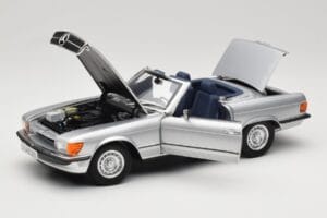 Mercedes R107 380 SL Zilver Norev 1:18 183725 Metaal — afbeelding 2 van 8