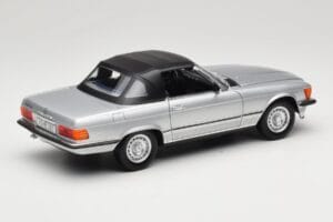 Mercedes R107 380 SL Zilver Norev 1:18 183725 Metaal — afbeelding 3 van 8