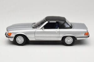 Mercedes R107 380 SL Zilver Norev 1:18 183725 Metaal — afbeelding 4 van 8
