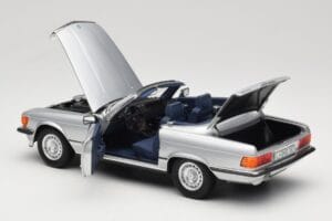 Mercedes R107 380 SL Zilver Norev 1:18 183725 Metaal — afbeelding 5 van 8
