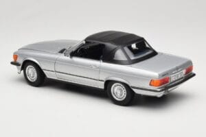 Mercedes R107 380 SL Zilver Norev 1:18 183725 Metaal — afbeelding 7 van 8