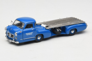 Mercedes Renntransporter Blue Wonder CMC 1:43 M-036K Metaal