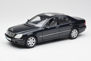 Mercedes S-Class W220 Blauw Maisto 1:18 56051 Metaal