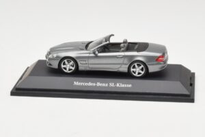 Mercedes SL R230 Palladium Silver Metallic Minichamps 1:43 B66962390 Metaal