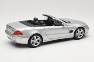 Mercedes SL R230 Zilver Maisto 1:18 B66962125 Metaal — afbeelding 3 van 8
