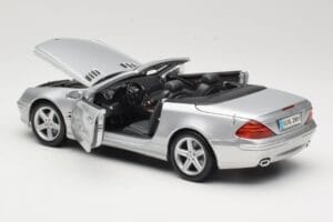 Mercedes SL R230 Zilver Maisto 1:18 B66962125 Metaal — afbeelding 5 van 8