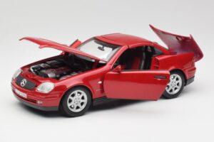 Mercedes SLK 230 R170 Rood Maisto 1:18 56023 Metaal — afbeelding 3 van 9