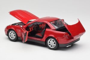 Mercedes SLK 230 R170 Rood Maisto 1:18 56023 Metaal — afbeelding 6 van 9