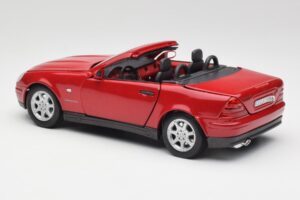 Mercedes SLK 230 R170 Rood Maisto 1:18 56023 Metaal — afbeelding 8 van 9
