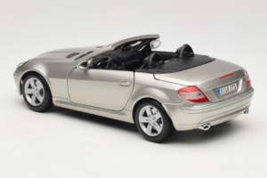Mercedes SLK R171 Licht Brons Metallic Maisto 1:18 31674-R1 Metaal — afbeelding 7 van 8