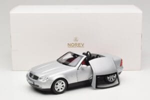 Mercedes SLK R170 Brilliant Silver Norev 1:18 183020 Metaal — afbeelding 9 van 9