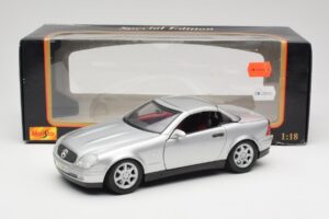 Mercedes SLK R170 Roadster Zilver Maisto 1:18 31674 Metaal — afbeelding 2 van 9