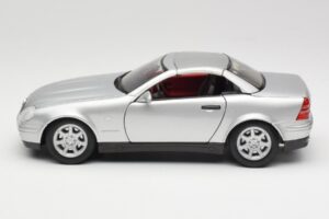 Mercedes SLK R170 Roadster Zilver Maisto 1:18 31674 Metaal — afbeelding 3 van 9