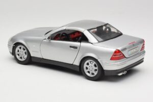 Mercedes SLK R170 Roadster Zilver Maisto 1:18 31674 Metaal — afbeelding 4 van 9