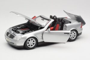 Mercedes SLK R170 Roadster Zilver Maisto 1:18 31674 Metaal — afbeelding 8 van 9